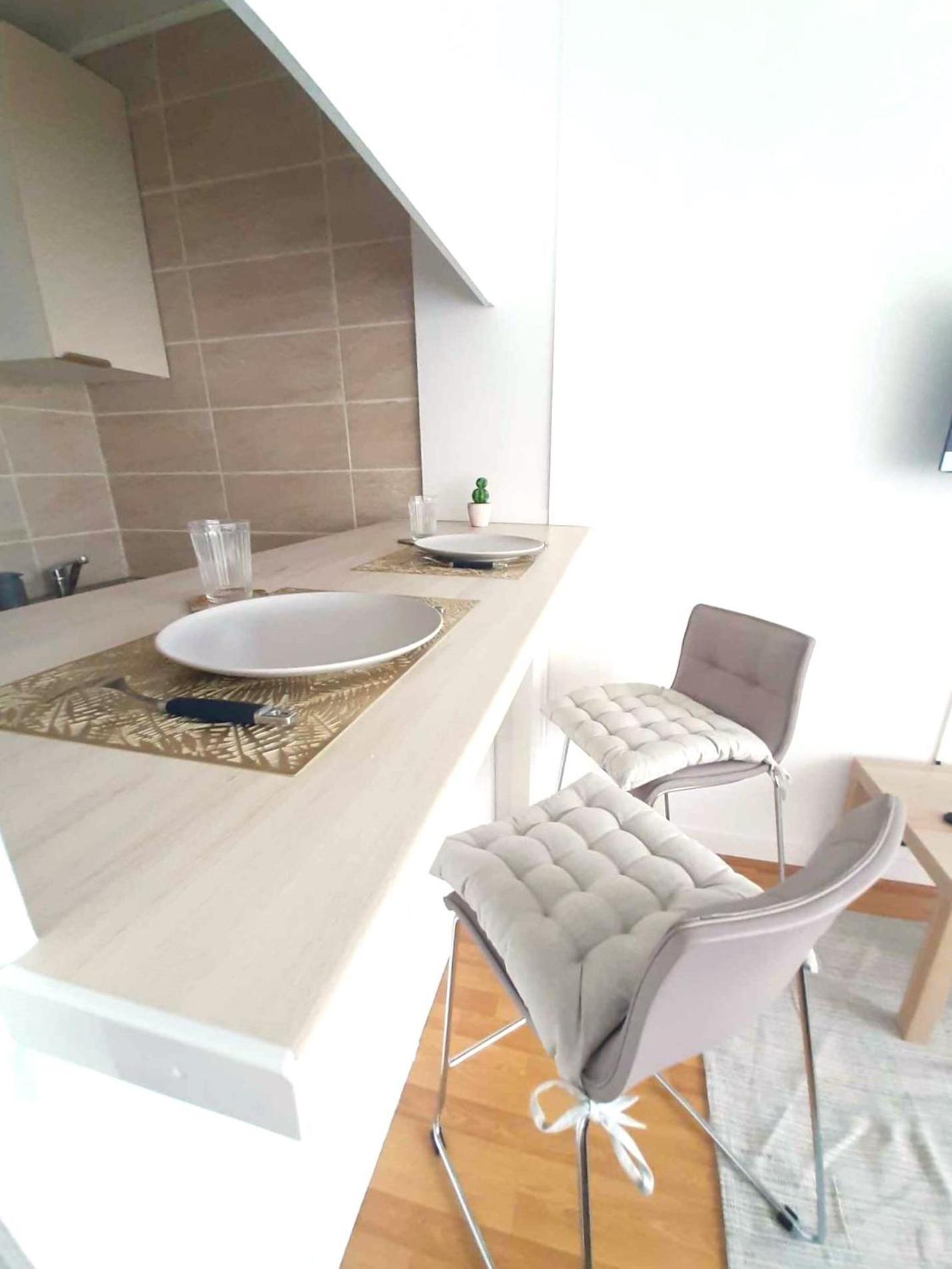 Ferienwohnung Au Havre Des Sacres - Balcon - Proximite Centre Reims Exterior foto